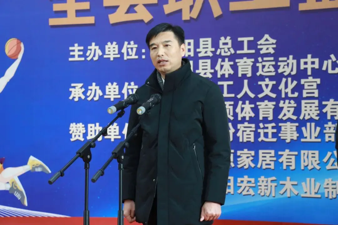 如何根据篮球比赛的不同阶段调整力量训练强度?_1